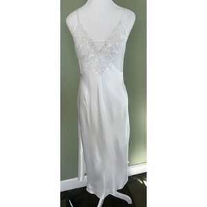 Val Mode Lingerie White Beaded Slip Dress Size Small Vintage 90’s Gown Dainty​​​